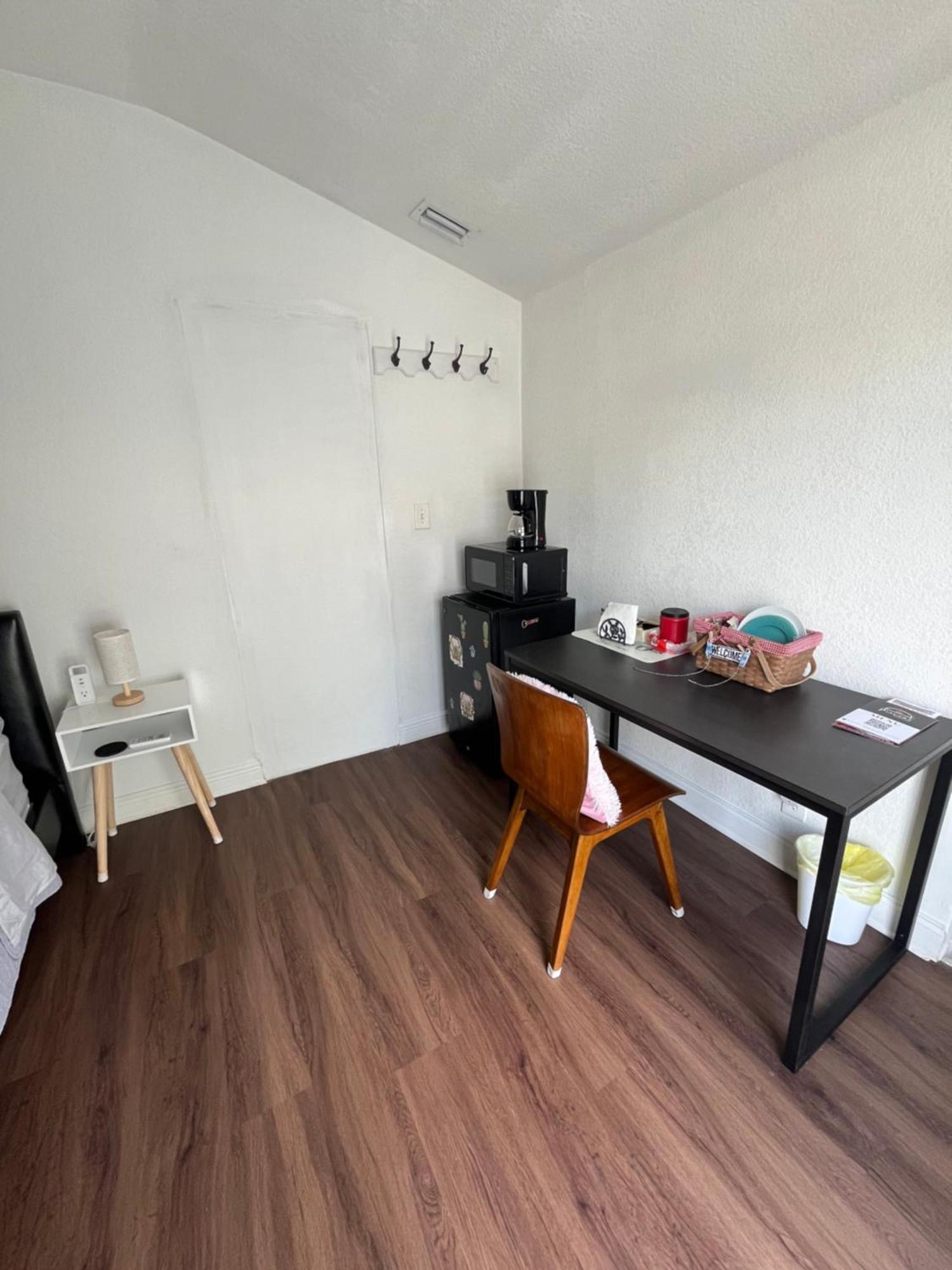 Habitacion Luminosa Y Acogedora. Hollywood Bagian luar foto